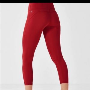 Nwt! Fabletics powerform dhyana capri red